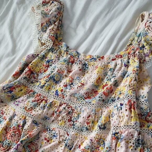 En Saison Tops - Embroidered Floral En Saison Top